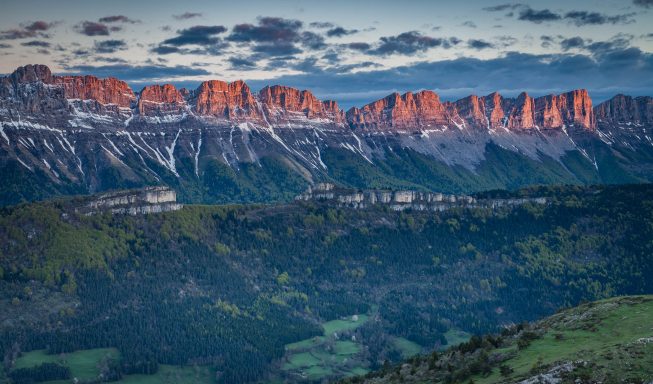 Premiers rayons sur les falaises du Vercors